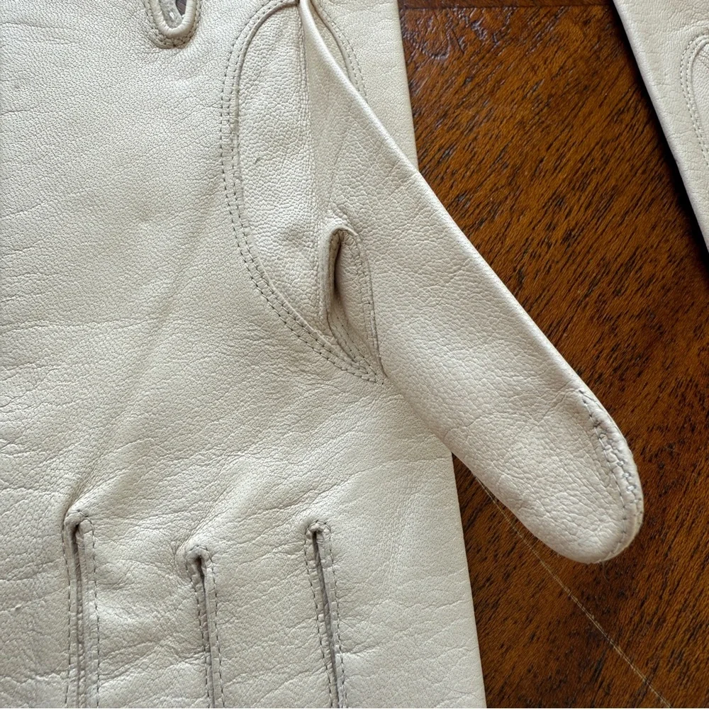 Vintage Cream Kid Leather Gloves LIKE NEW!
